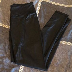 VS knockout leggings pleather look